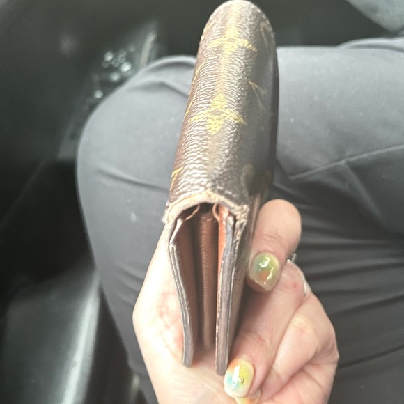 Louis Vuitton LV wallet authentic - Picture 7 of 8